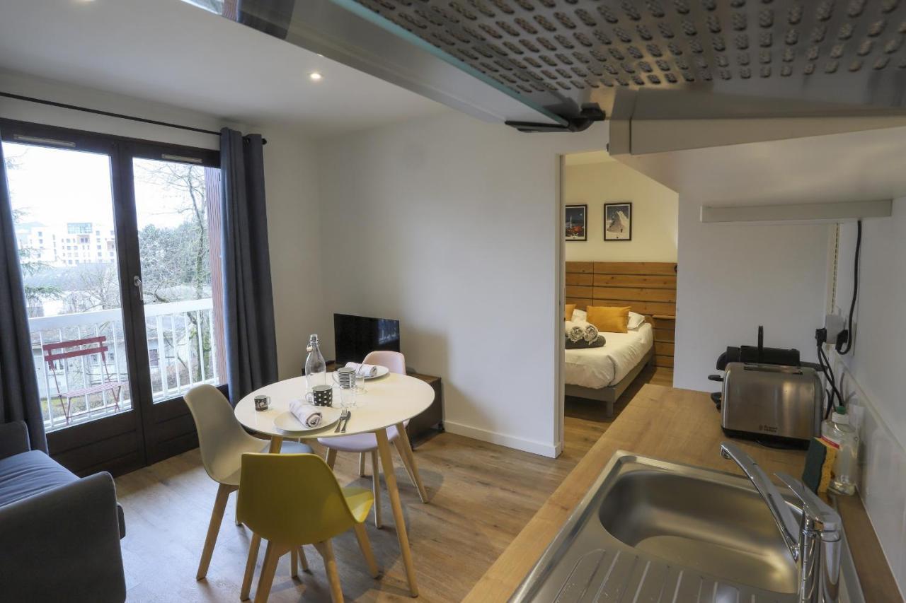 Le Fier Pied A Terre A *